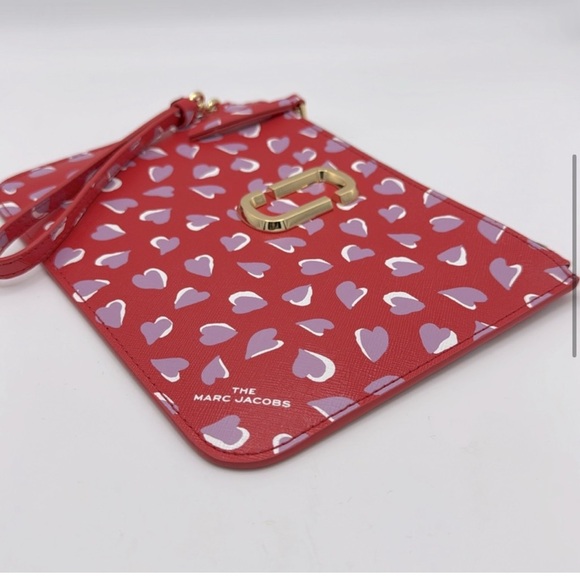 Marc Jacobs Snap Shot Heart Print Wristlet NWOT - Picture 3 of 9